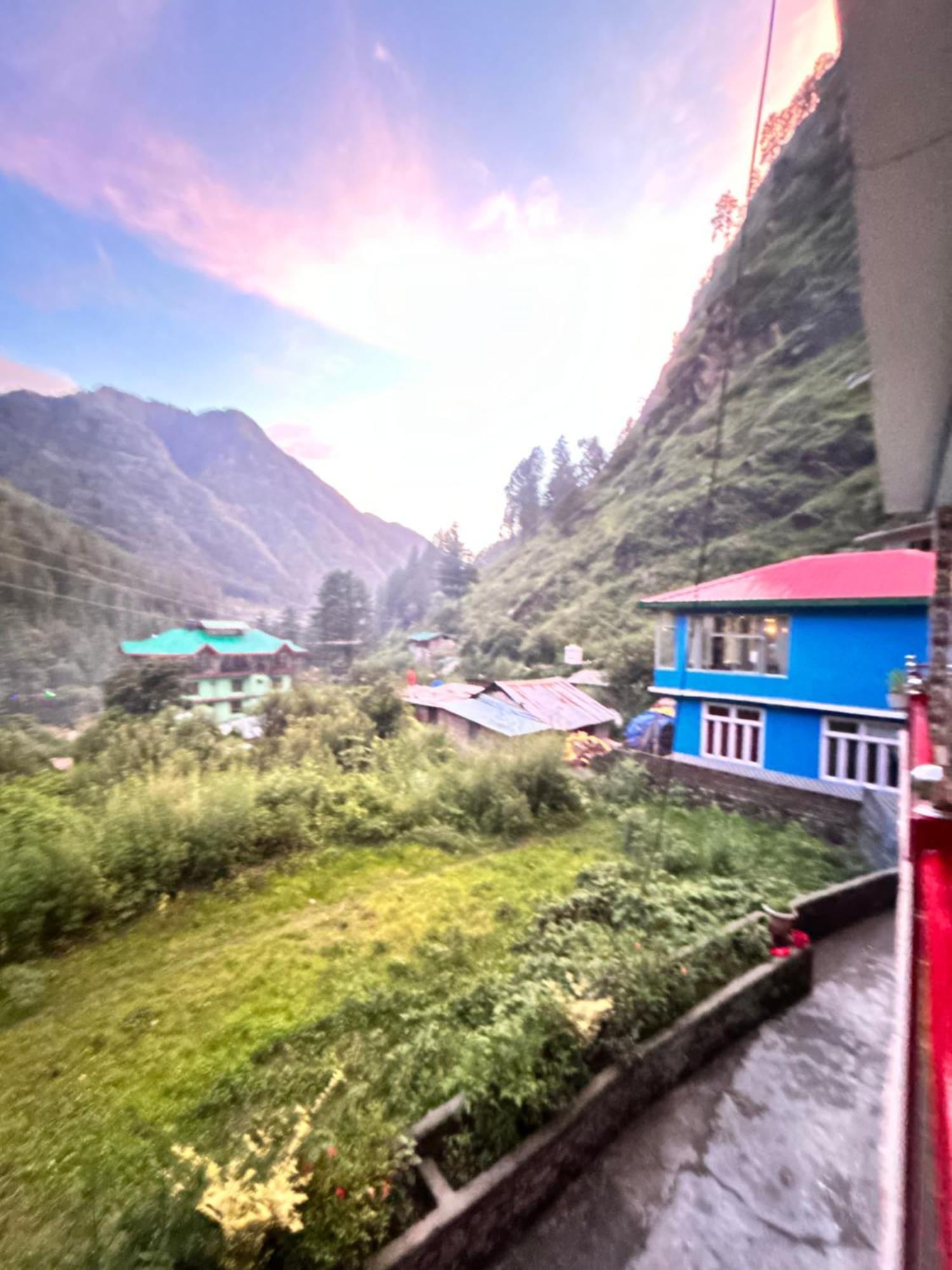 Formosa Hostel & Cafe Kasol Exteriör bild