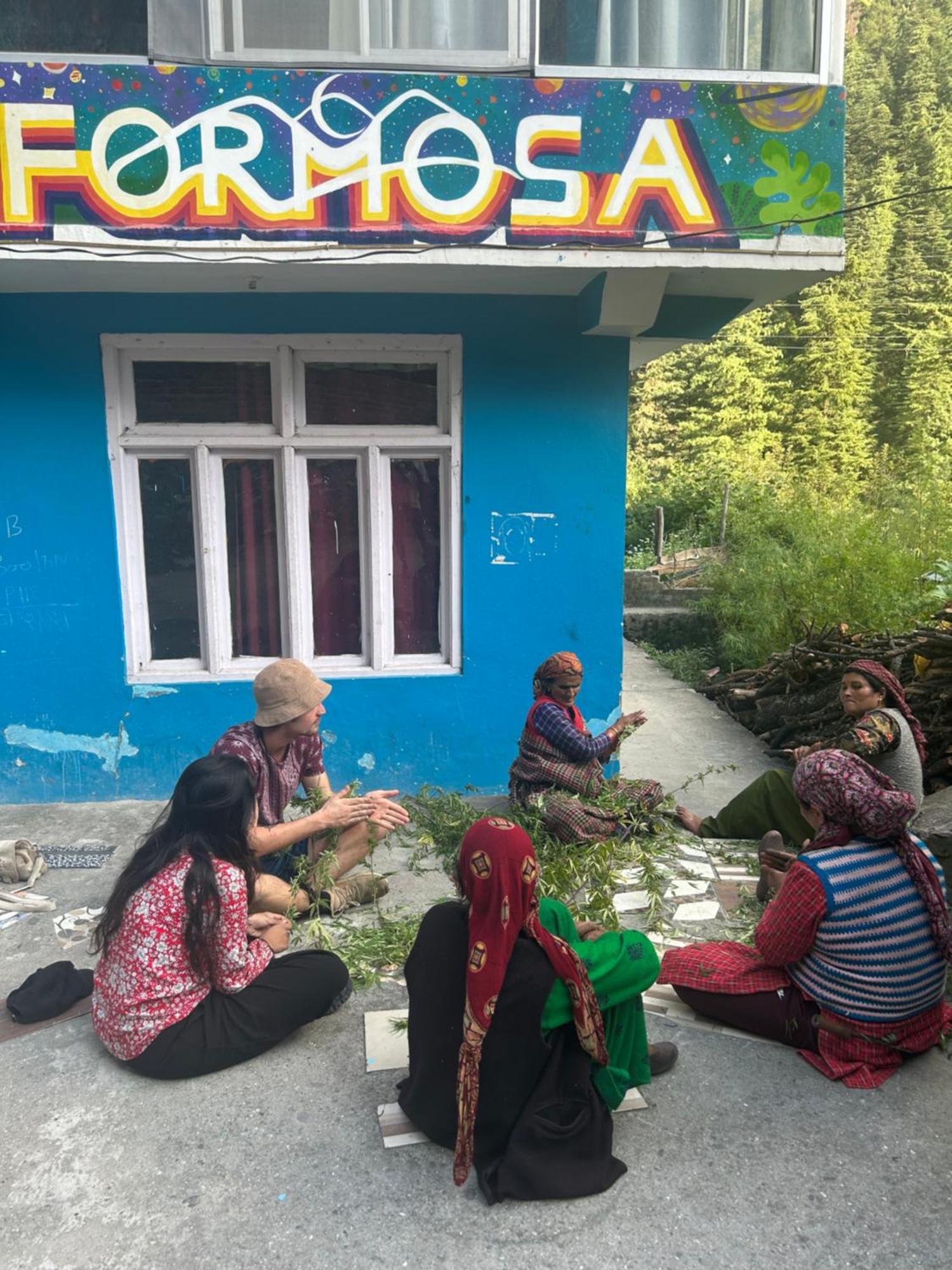 Formosa Hostel & Cafe Kasol Exteriör bild