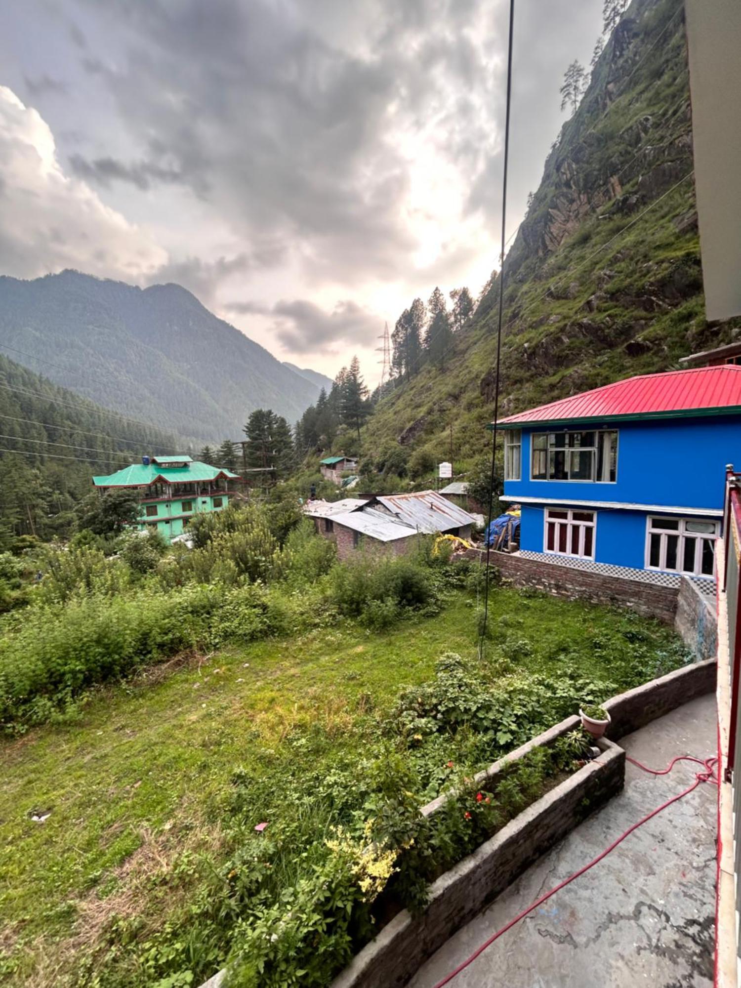 Formosa Hostel & Cafe Kasol Exteriör bild