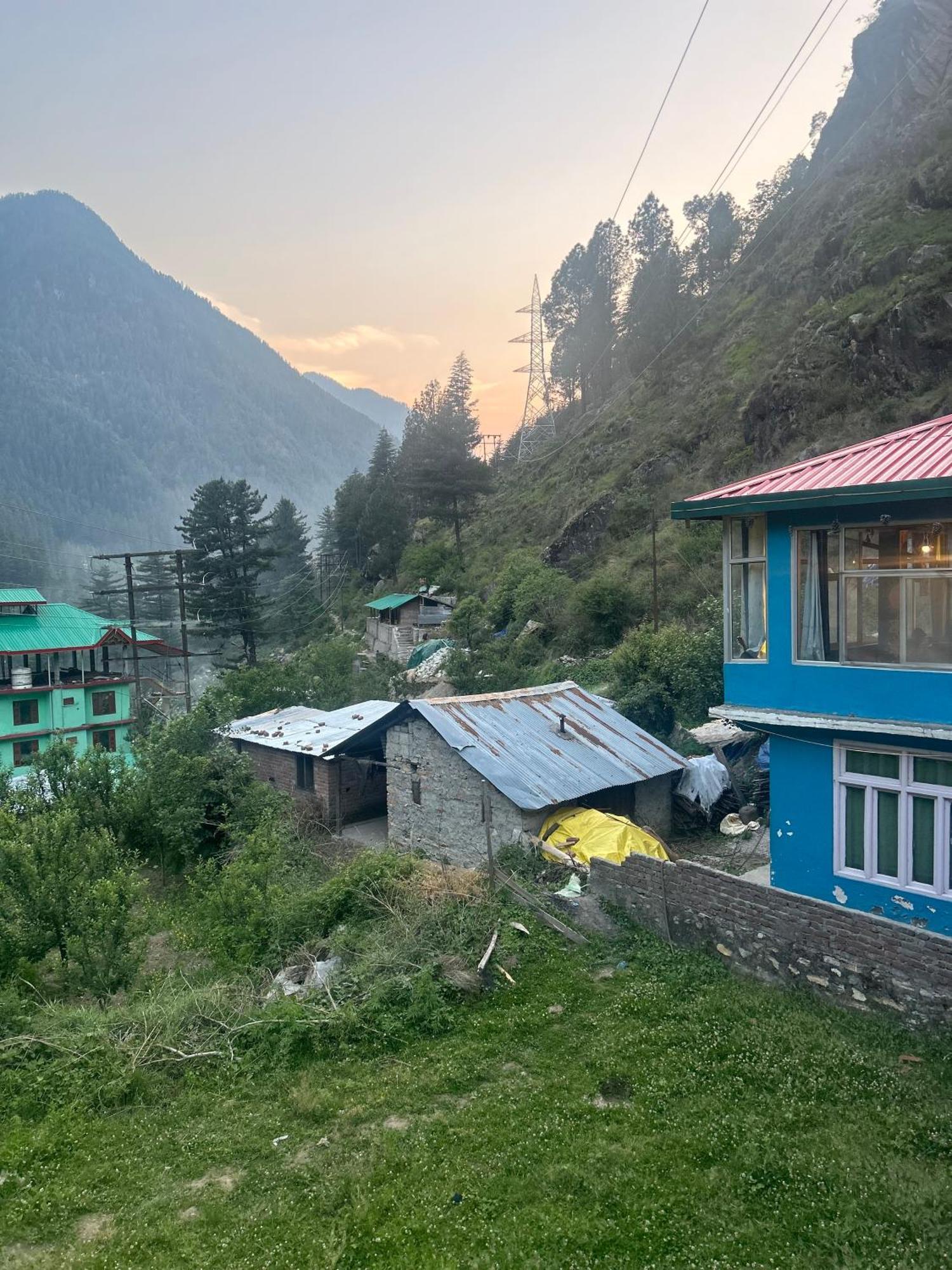 Formosa Hostel & Cafe Kasol Exteriör bild