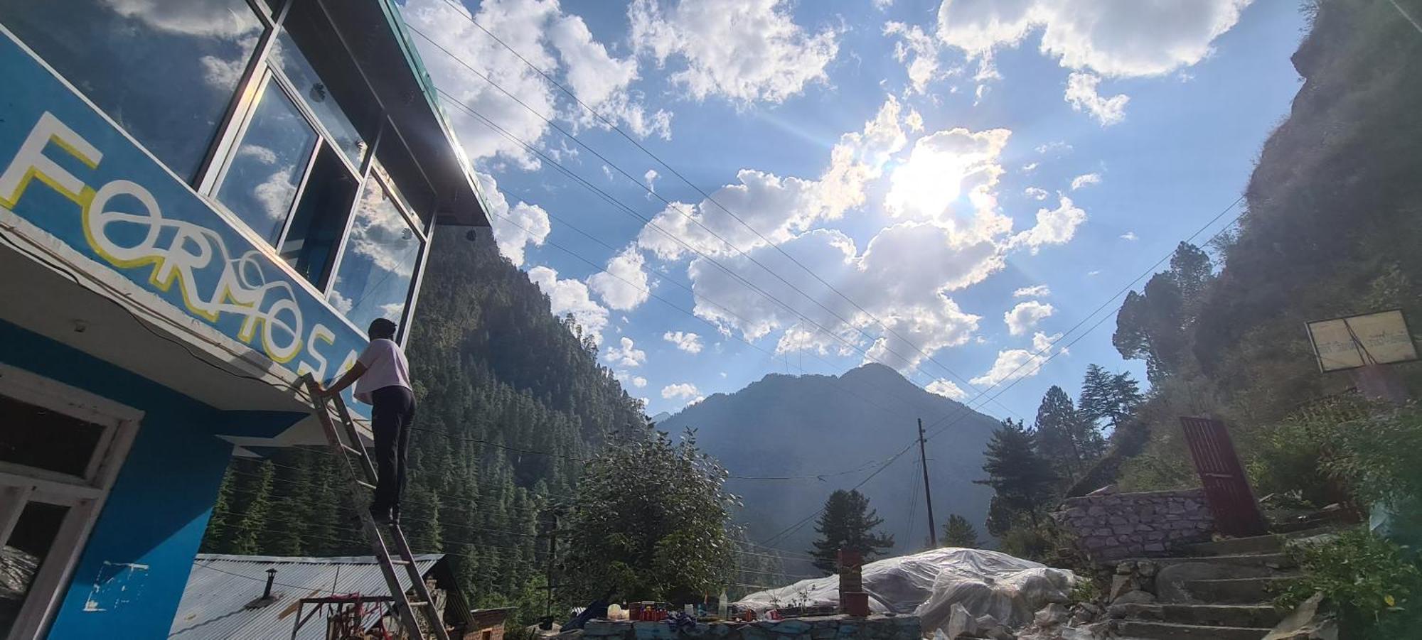 Formosa Hostel & Cafe Kasol Exteriör bild