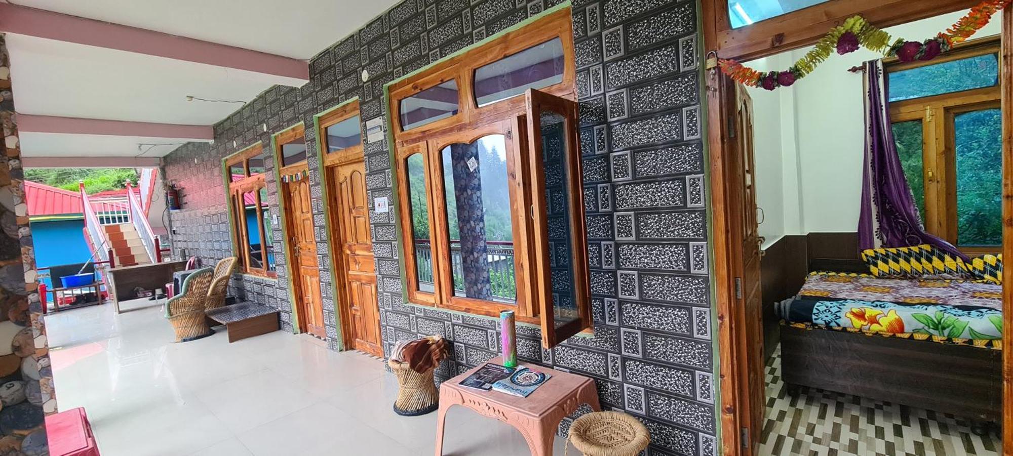 Formosa Hostel & Cafe Kasol Exteriör bild